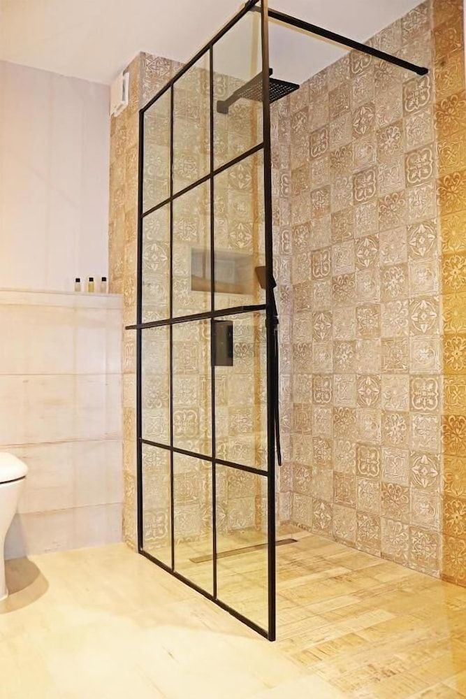 Shillingford Bridge Hotel Large Standard Double or Twin Room 5