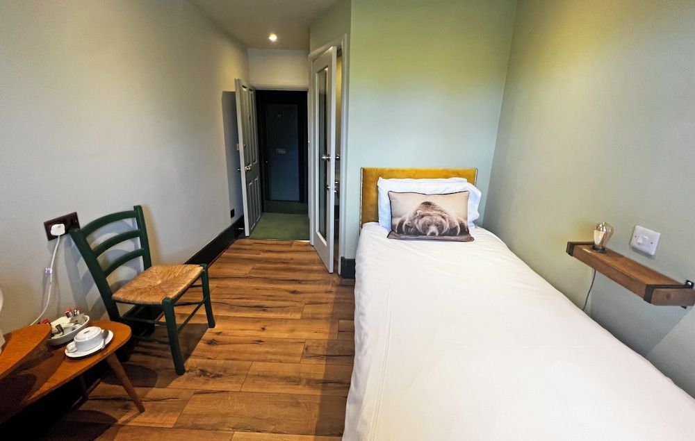 Shillingford Bridge Hotel Riverview Single Room 3