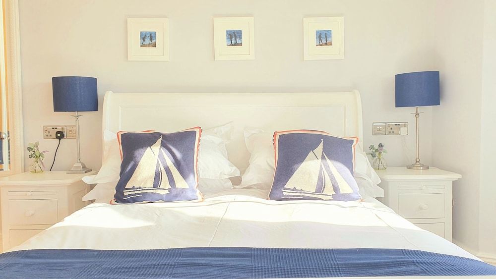 A Room With A View Signature Room, 1 King Bed, Sea View (King) 5