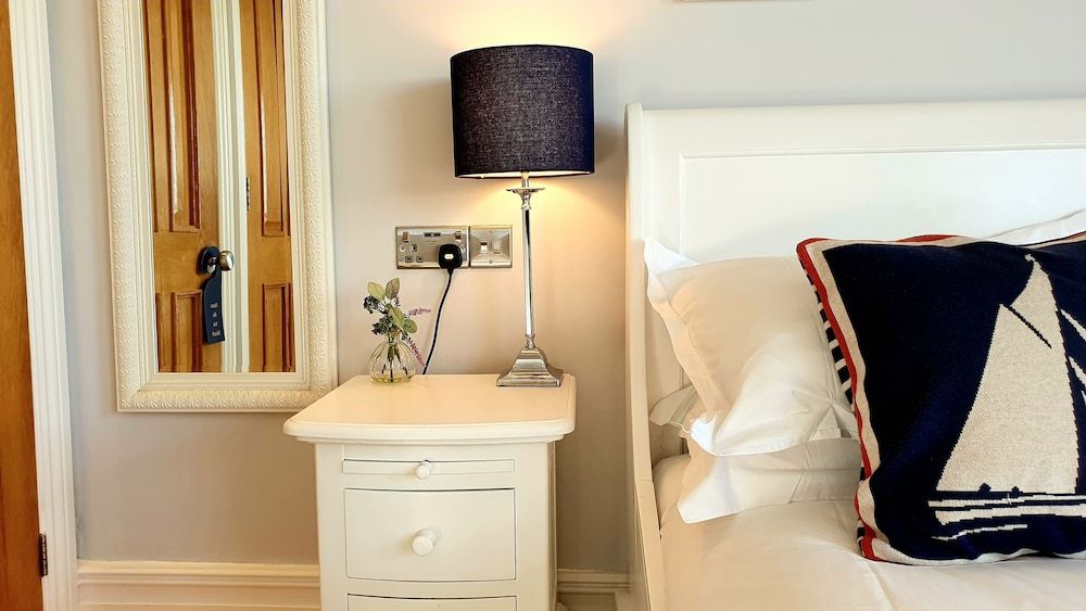 A Room With A View Signature Room, 1 King Bed, Sea View (King) 2