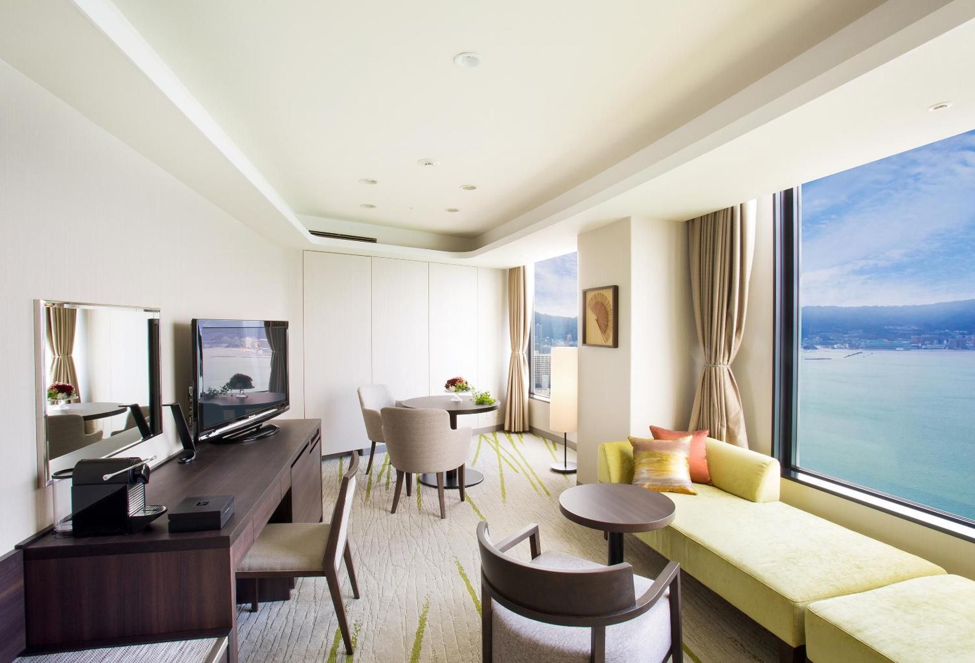 Executive Suite Room 33F 35F with Pool Access