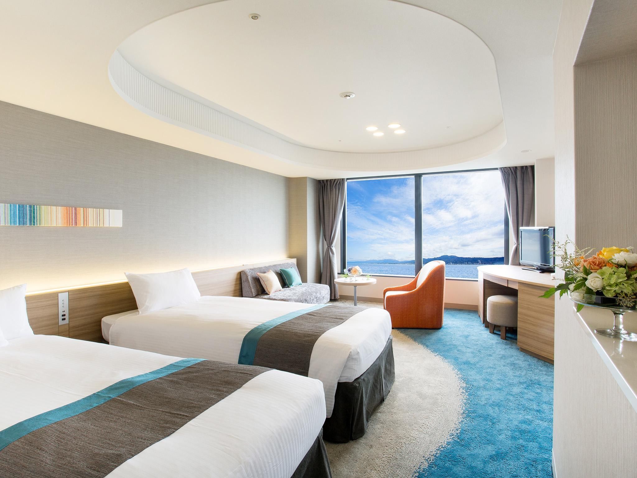 Sky Floor Twin Room - Check-in After 5:00 PM, Check-out Before 10:00 AM