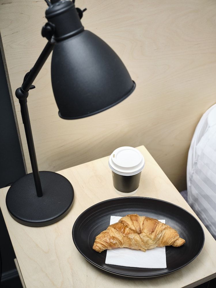 The 1852 - Self Check-in King Room 13