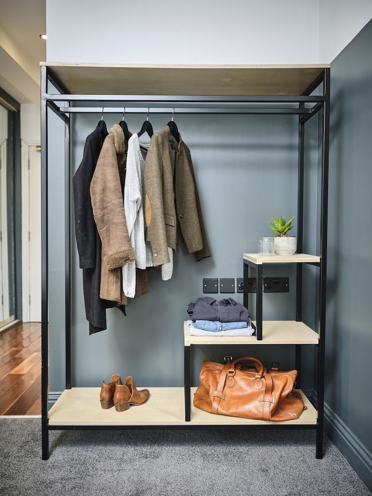 The 1852 - Self Check-in King Room 6