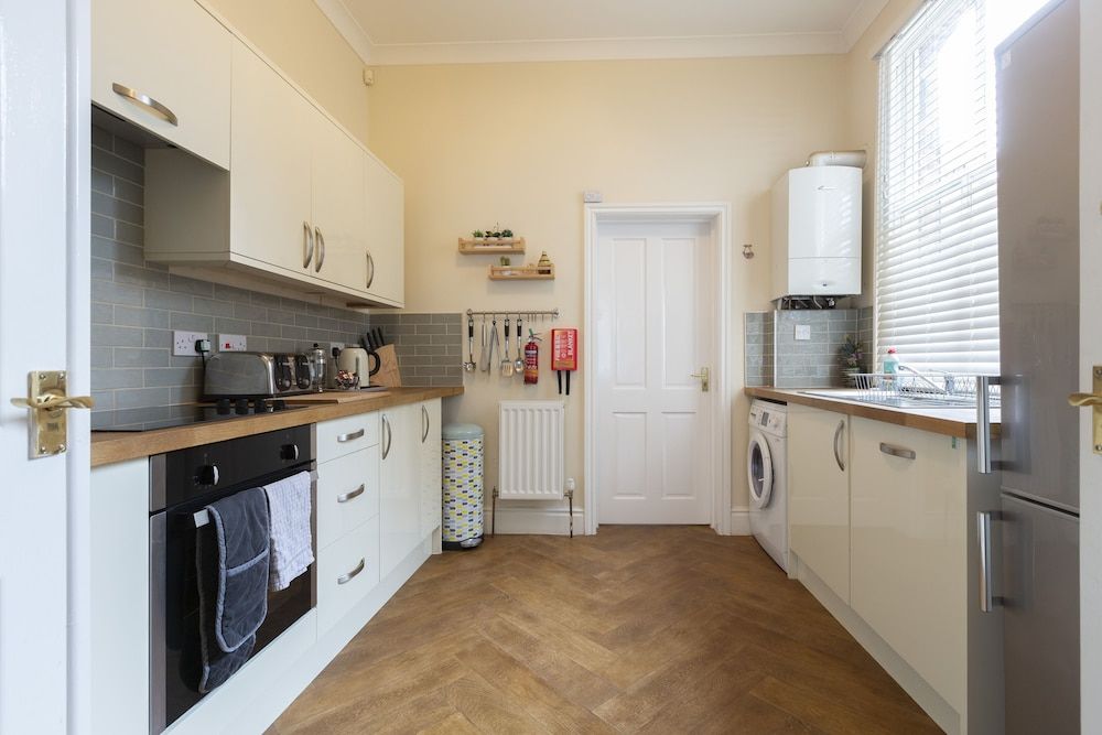 undefined Apartment 32 10