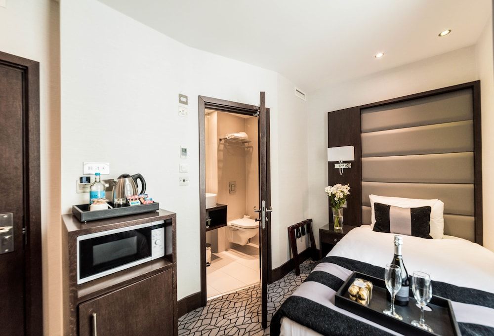 Club Single Room