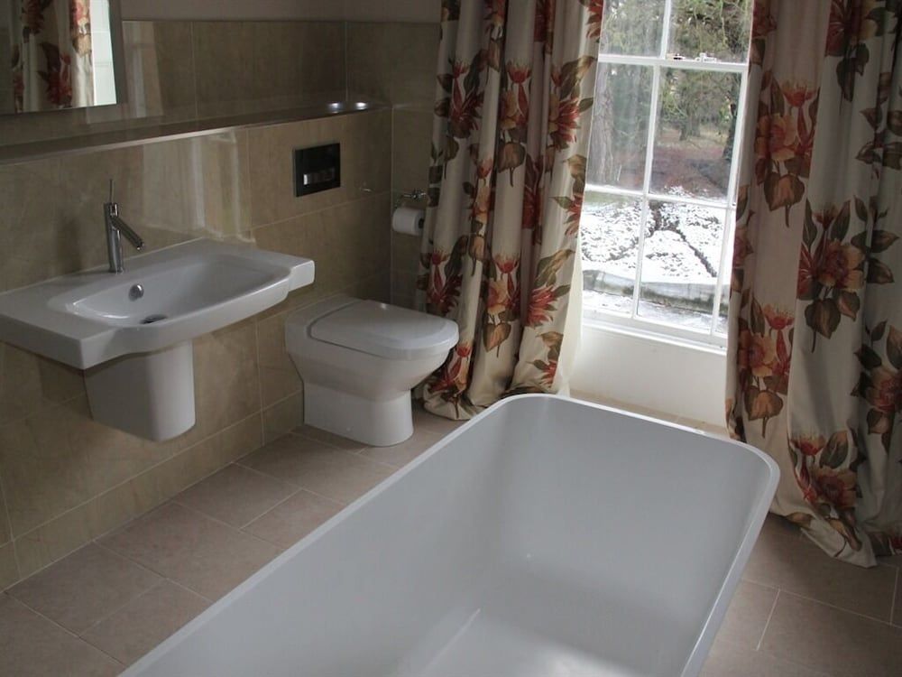 Burnhopeside Hall Superior Double Room, Ensuite 7
