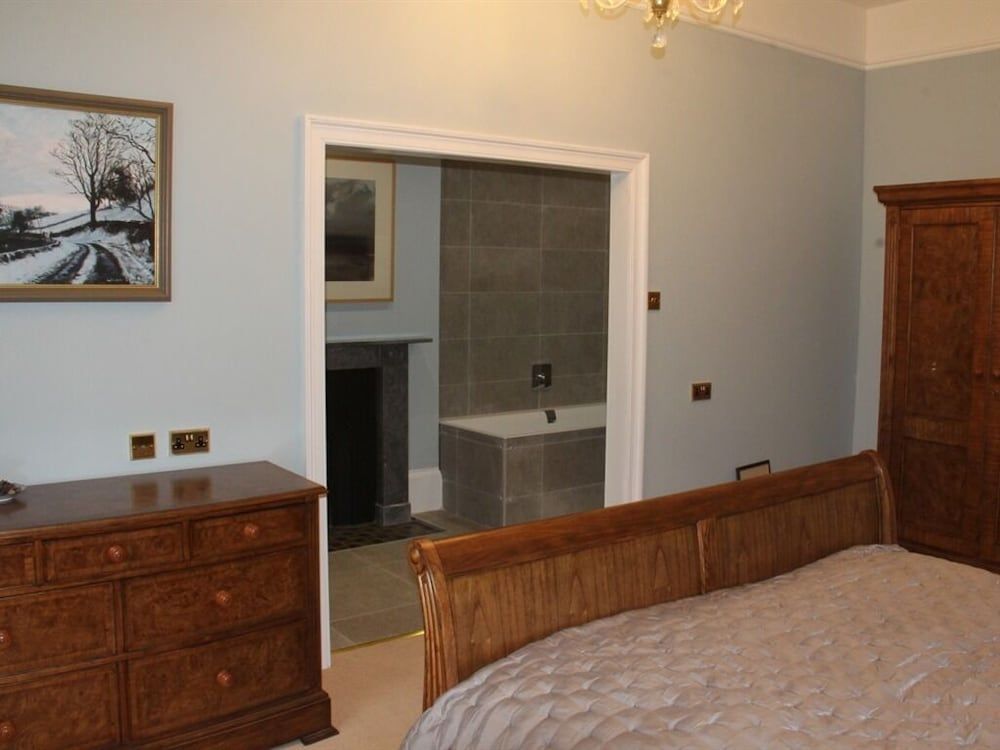 Burnhopeside Hall Superior Double Room, Ensuite 9