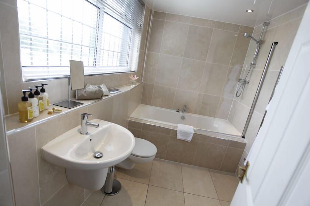 Longlands Inn and Restaurant Standard Double Room, 1 Double Bed 6