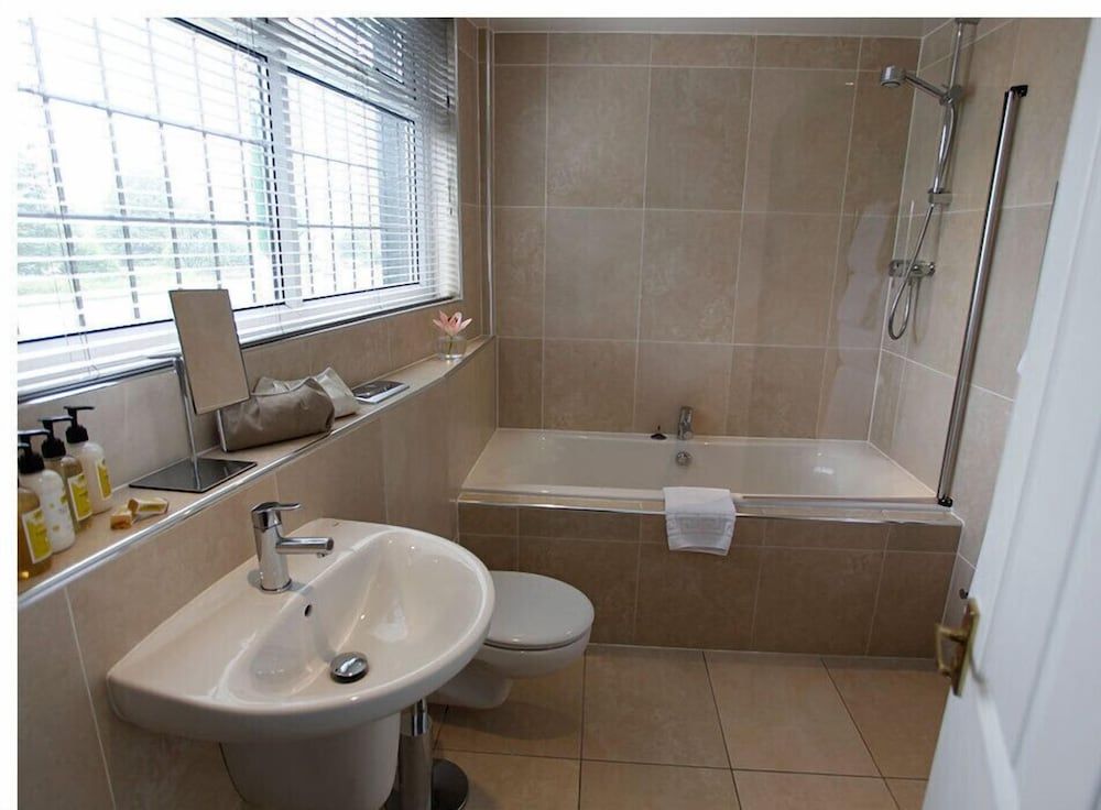 Longlands Inn and Restaurant Standard Double Room, 1 Double Bed 8