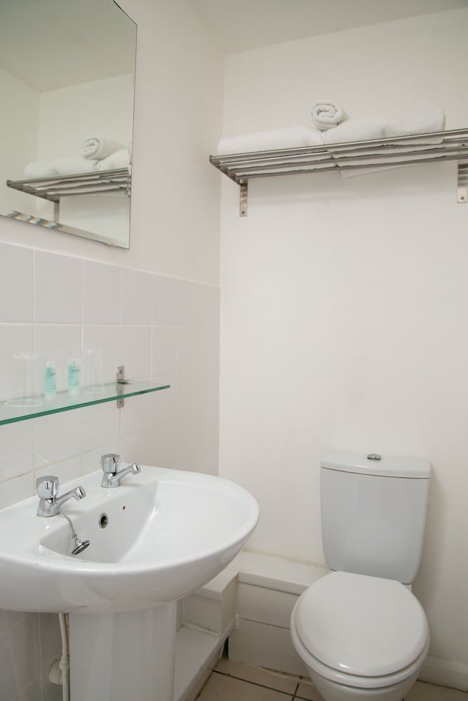 Royal Hotel, Bar & Grill Cottage Double Room 6