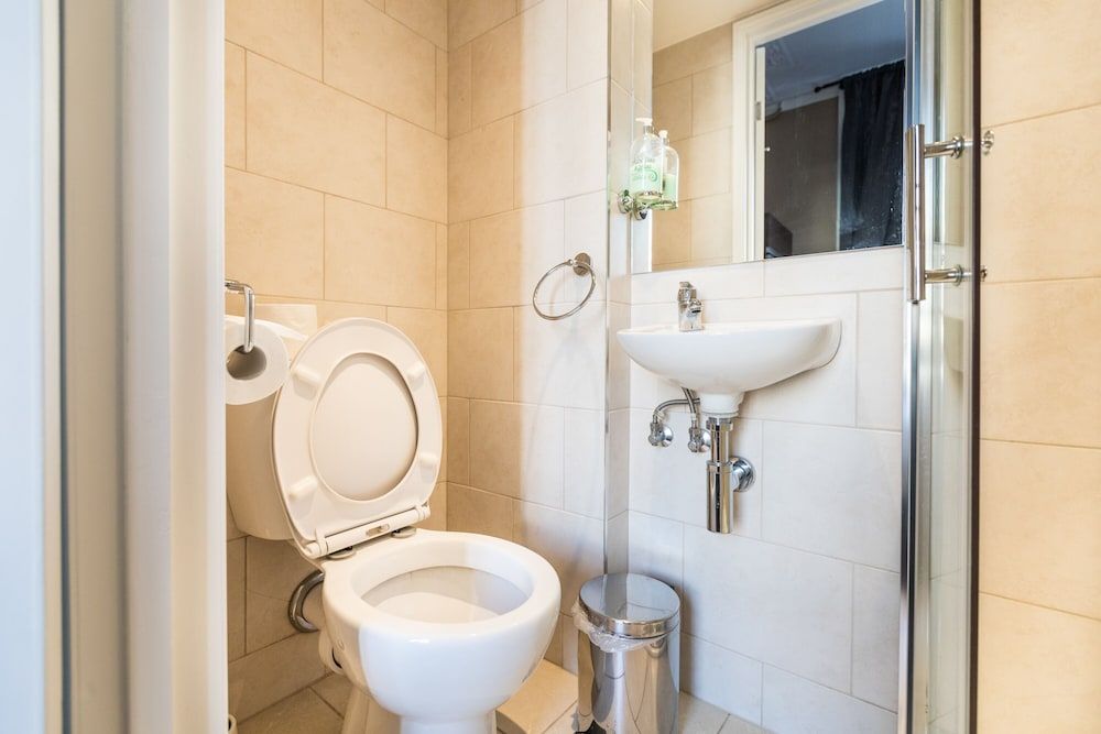 Belgravia Rooms Standard Double Room 6