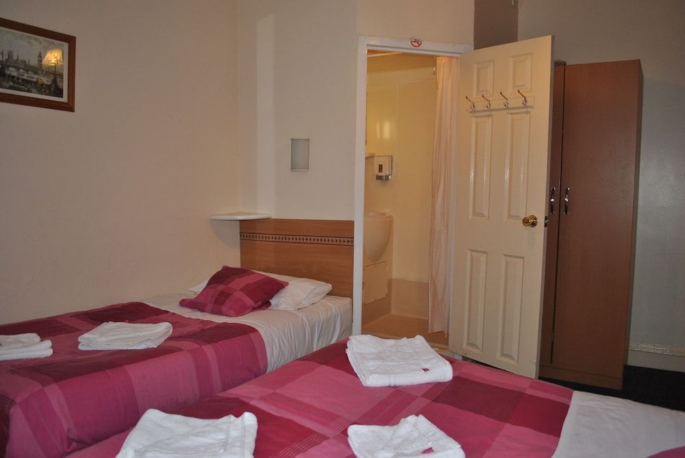 undefined Guilford House Hotel 3