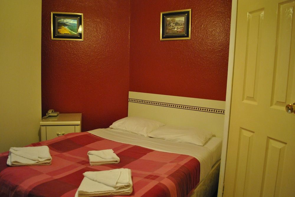 undefined Guilford House Hotel 4