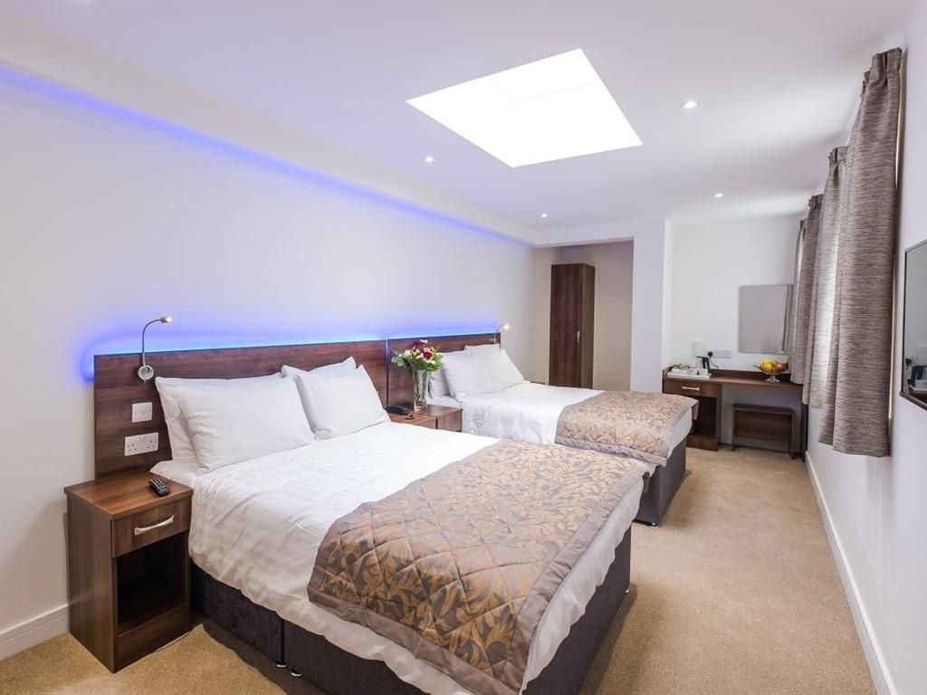 Quad room-Ensuite with Bath