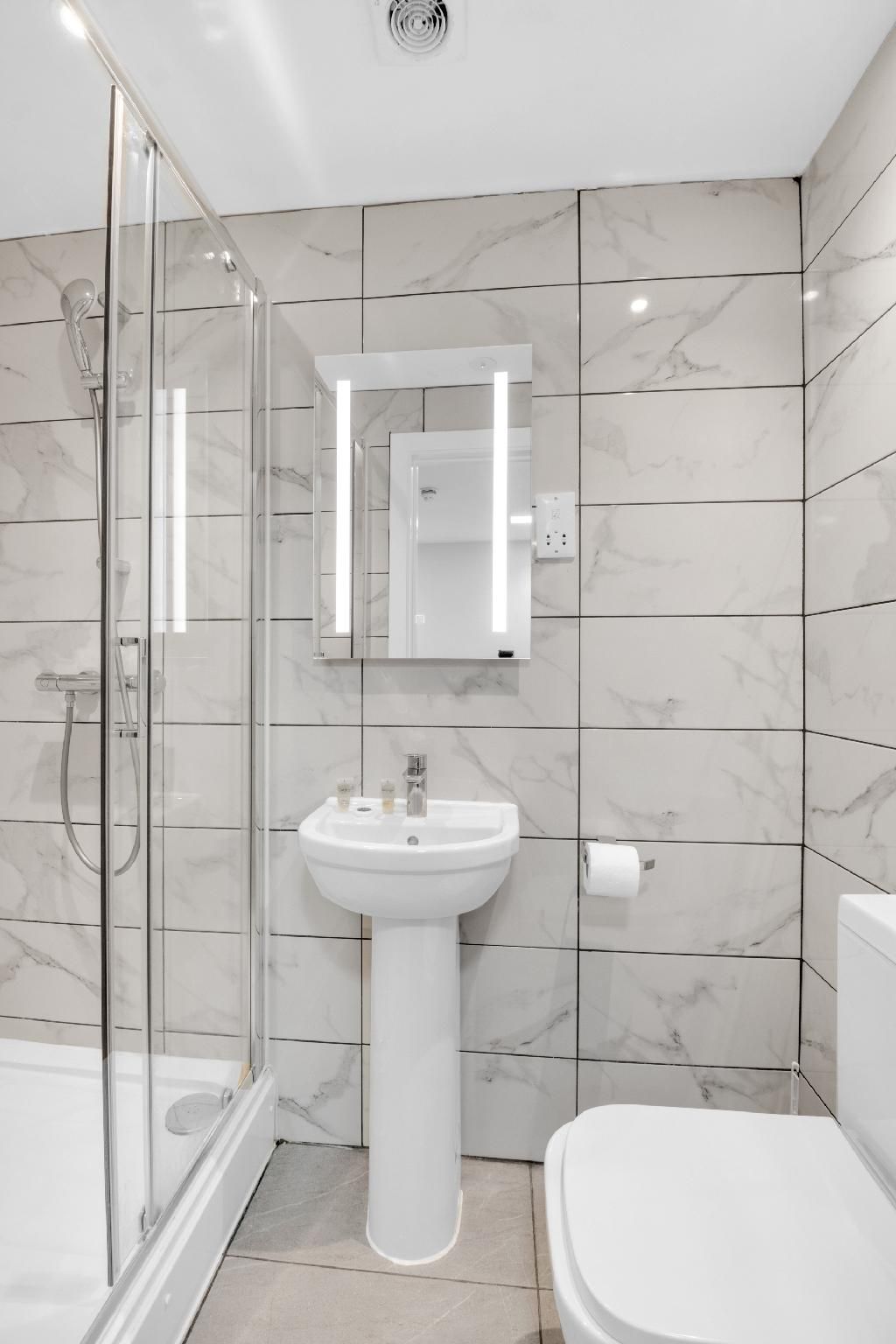 Double room-Ensuite with Bath-Attic