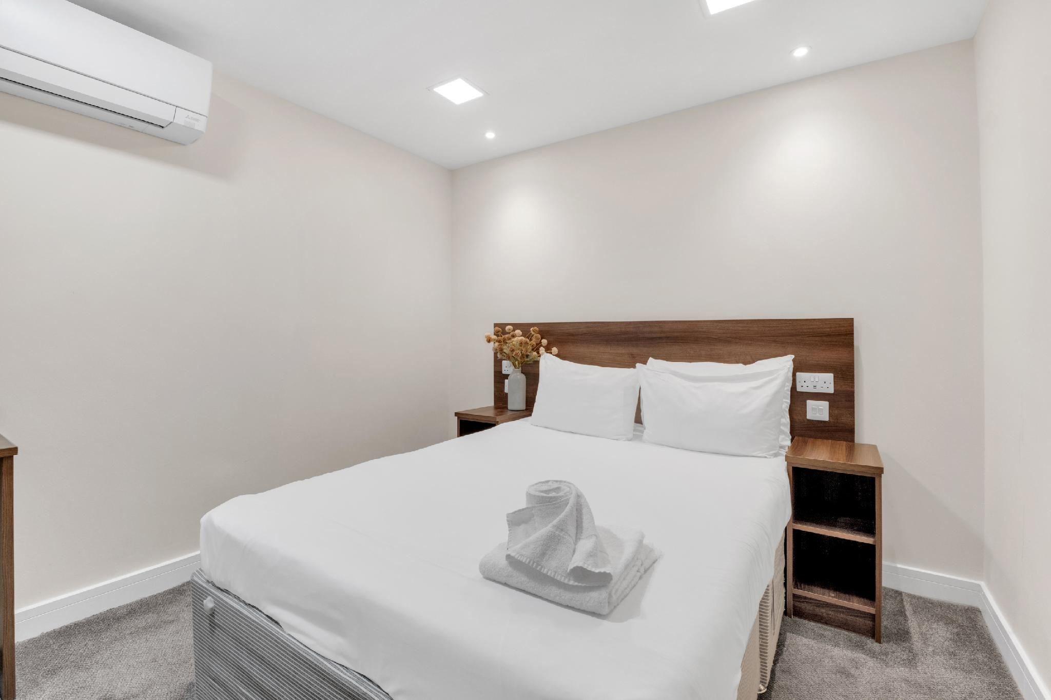 Double Room-Ensuite With Shower-No Window
