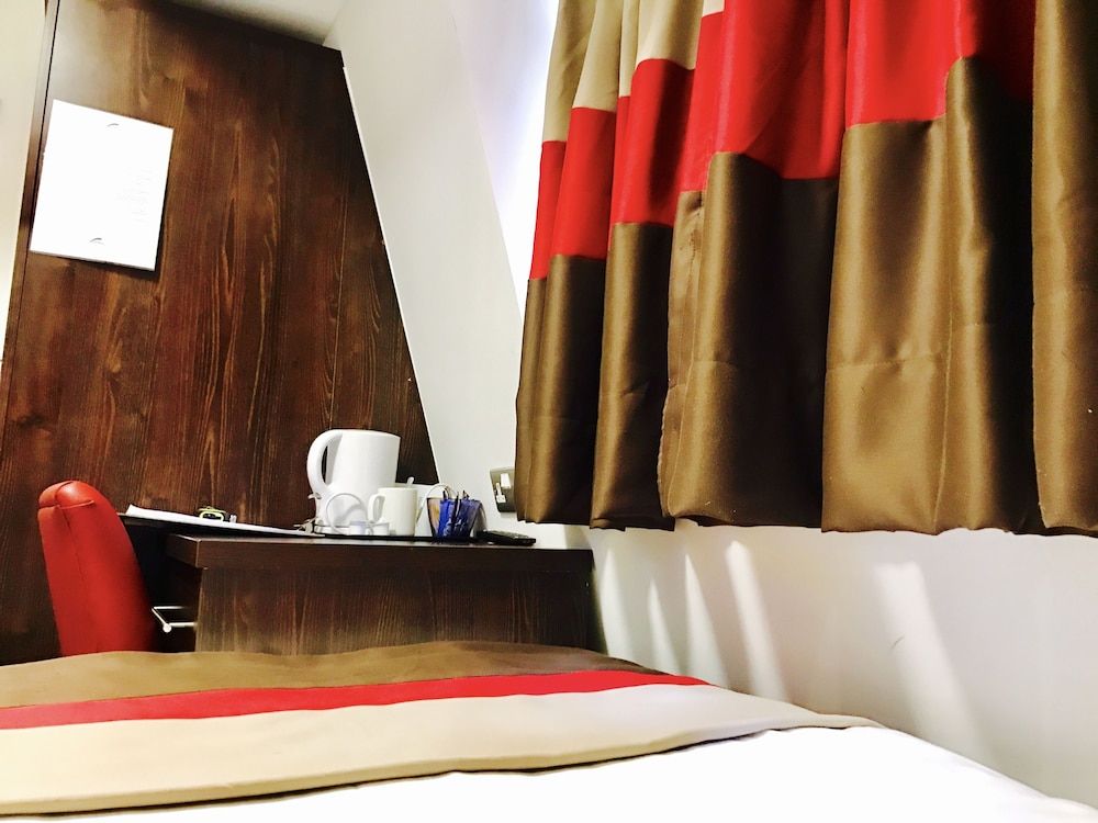 Single room with Separate Private Bathroom
