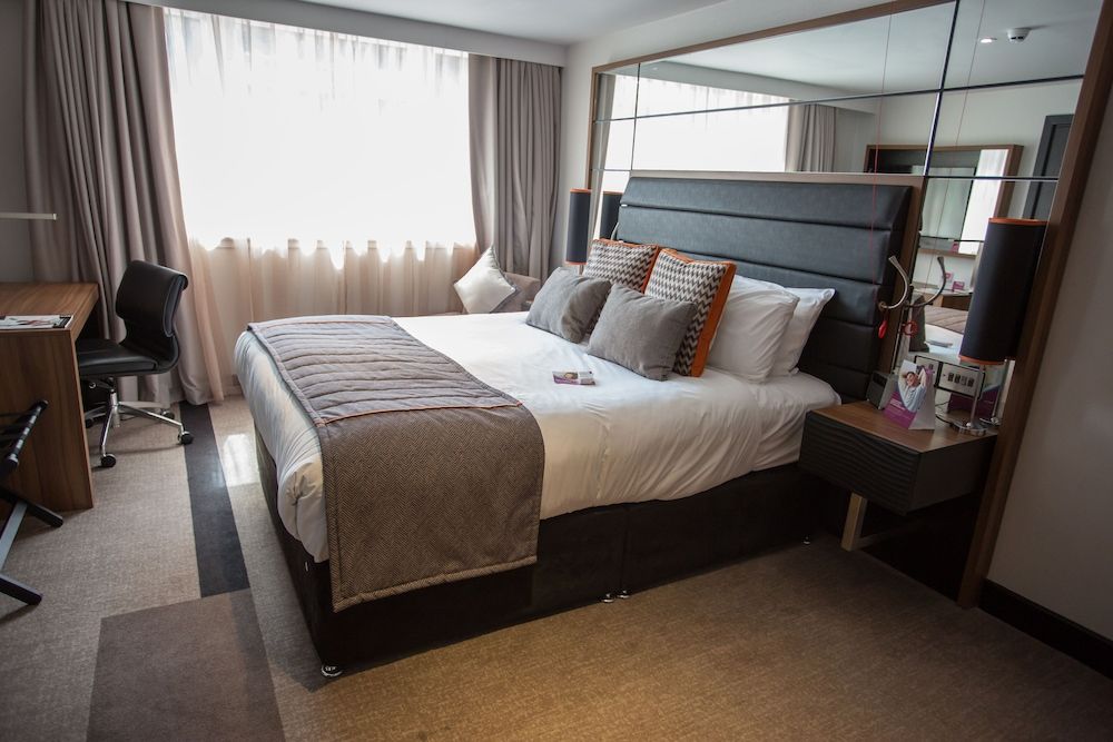 Standard Room, 1 King Bed