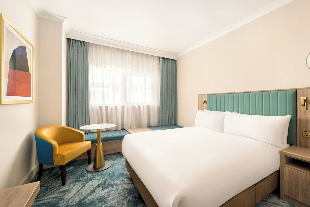 Standard Room, 1 King Bed, Courtyard View