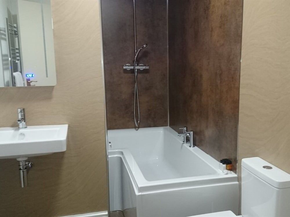 The Silverdale Hotel Classic Double Room, Ensuite (Room 2 or 3) 3