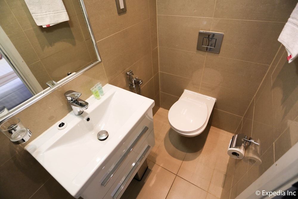 The Villa Kensington Double Room 9