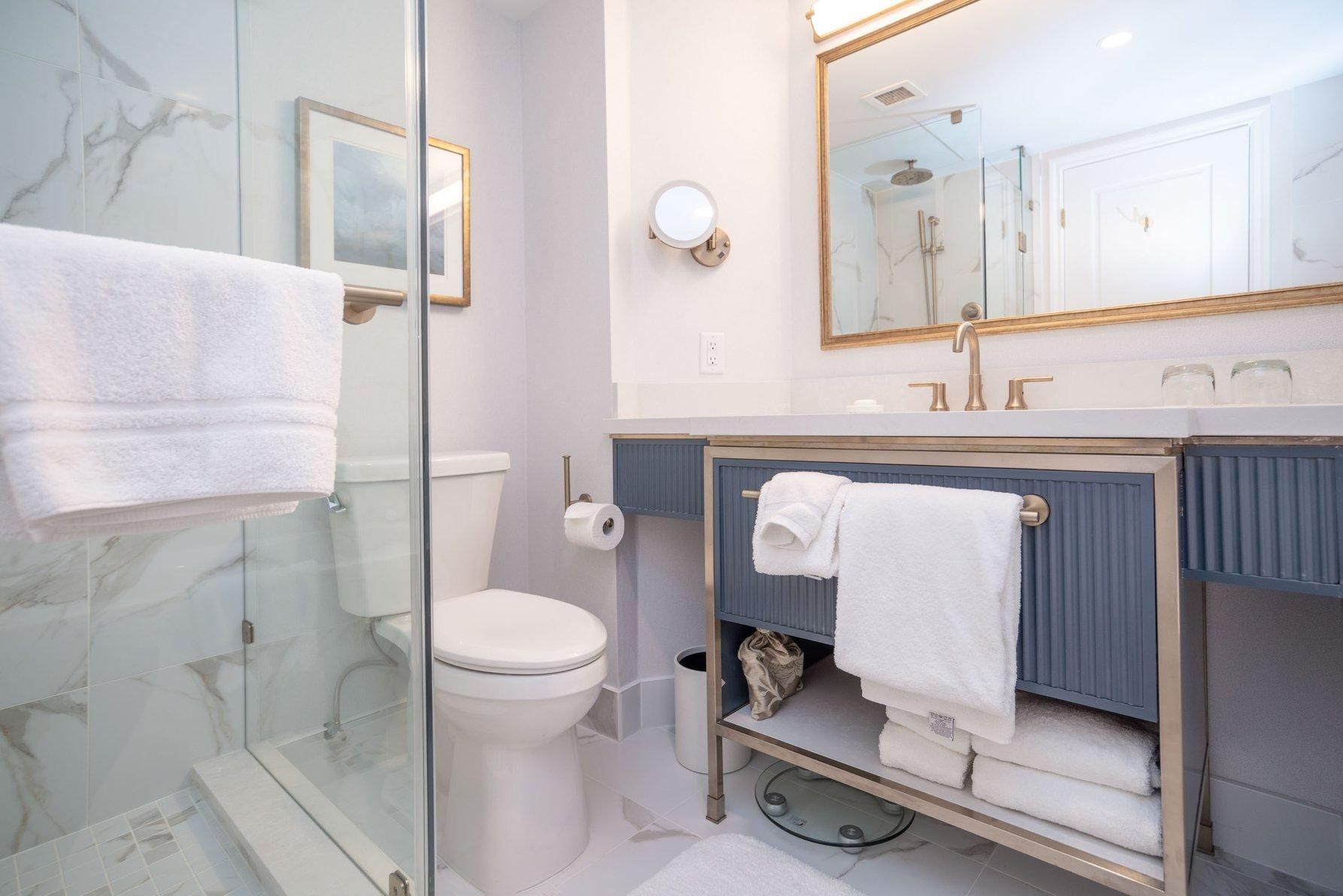 Executive Suite, 1 King Bed, Wet Bar