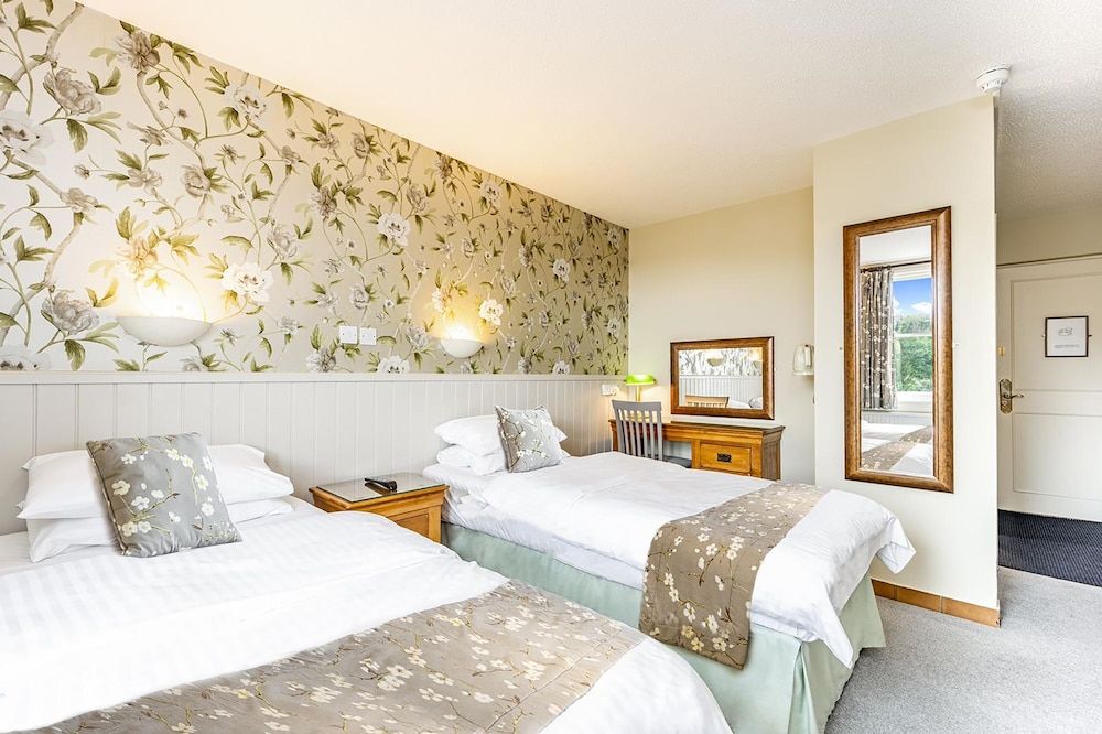 Best Western Limpley Stoke Hotel