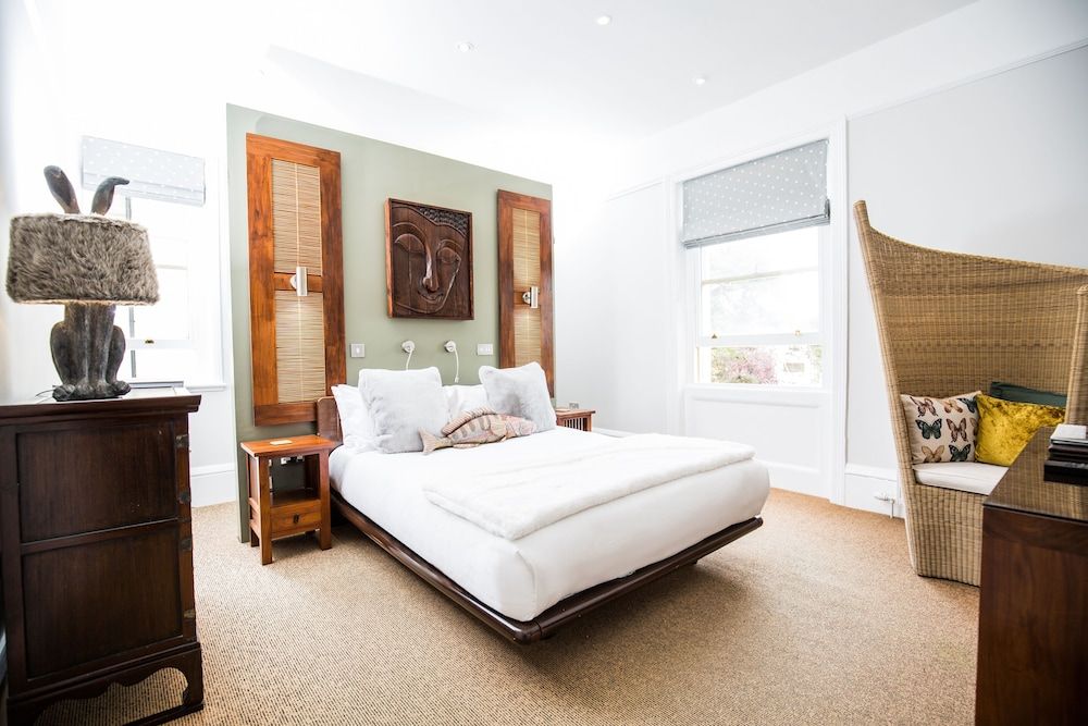 Beaumont House Room (The Willows) 7