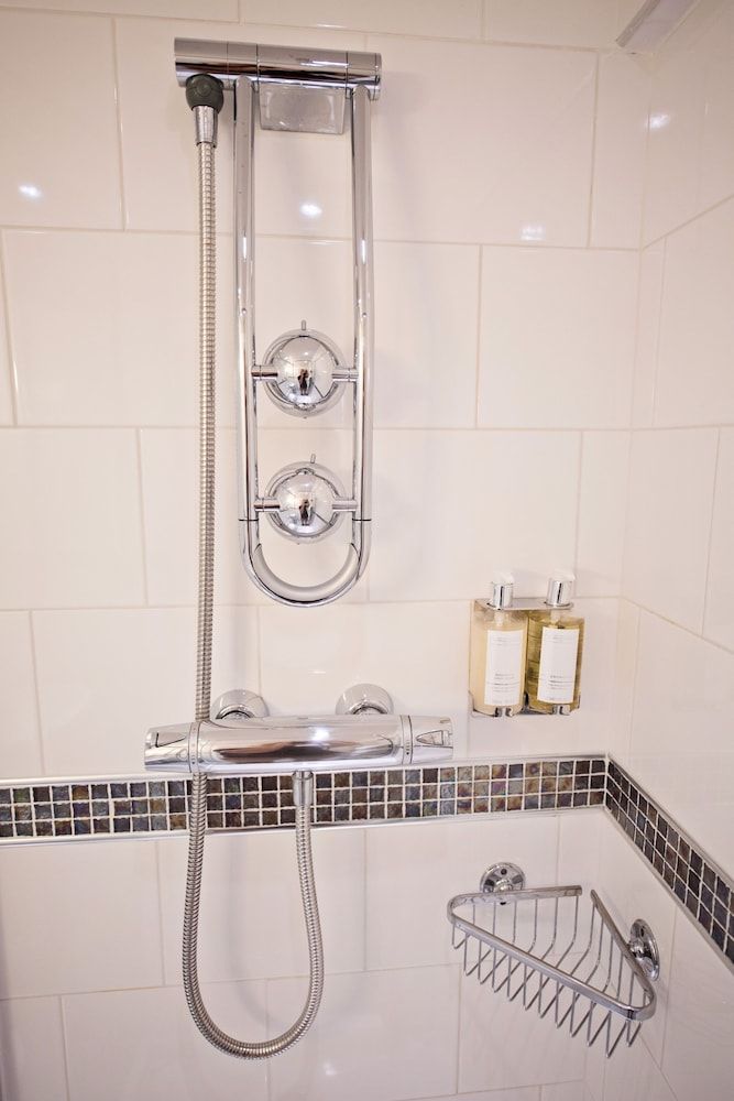 Beaumont House Double Room (Budget) 5