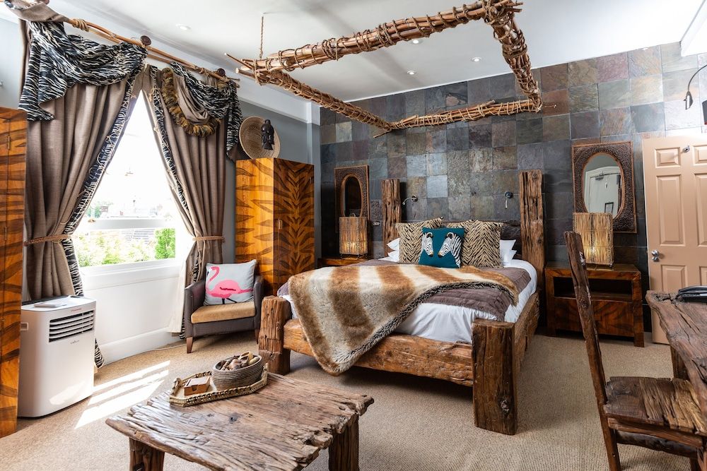 Beaumont House Room (Out of Africa) 5