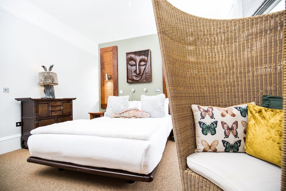 Beaumont House Room (The Willows) 3
