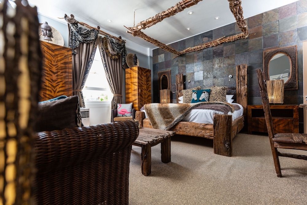 Beaumont House Room (Out of Africa) 19