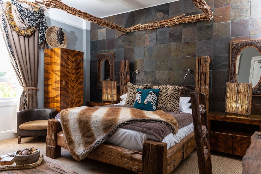 Beaumont House Room (Out of Africa) 4