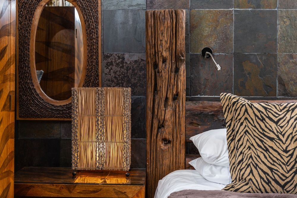 Beaumont House Room (Out of Africa) 18