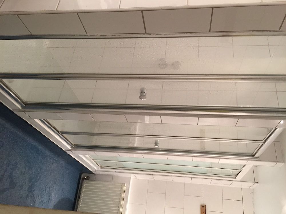 undefined Arsenal Tavern Backpackers