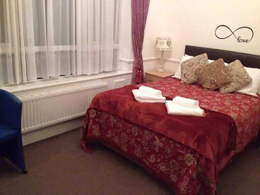 undefined Metro London City Airport 7