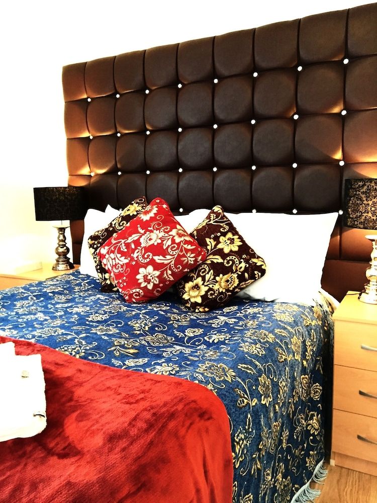 undefined Metro London City Airport 5