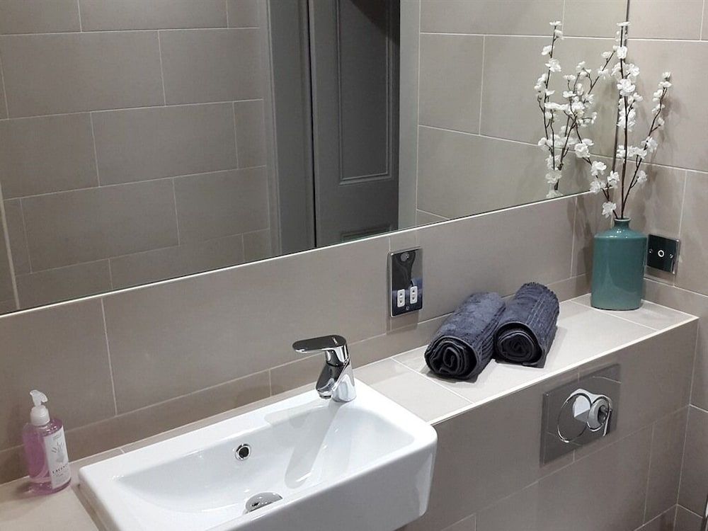 undefined Edinburgh Nine 8