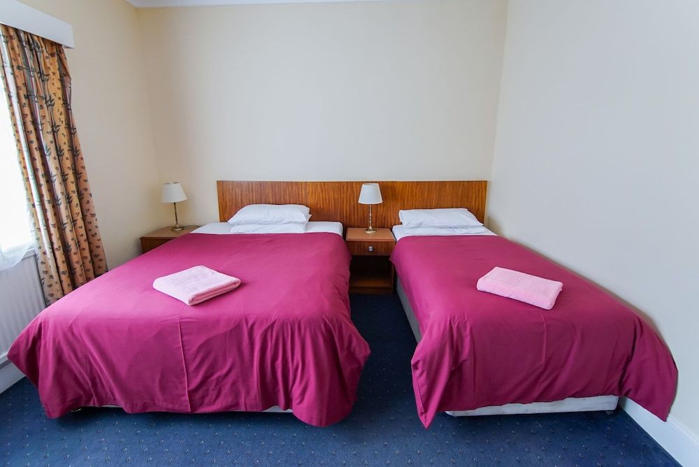 Avoca House Hotel Twin Room 5