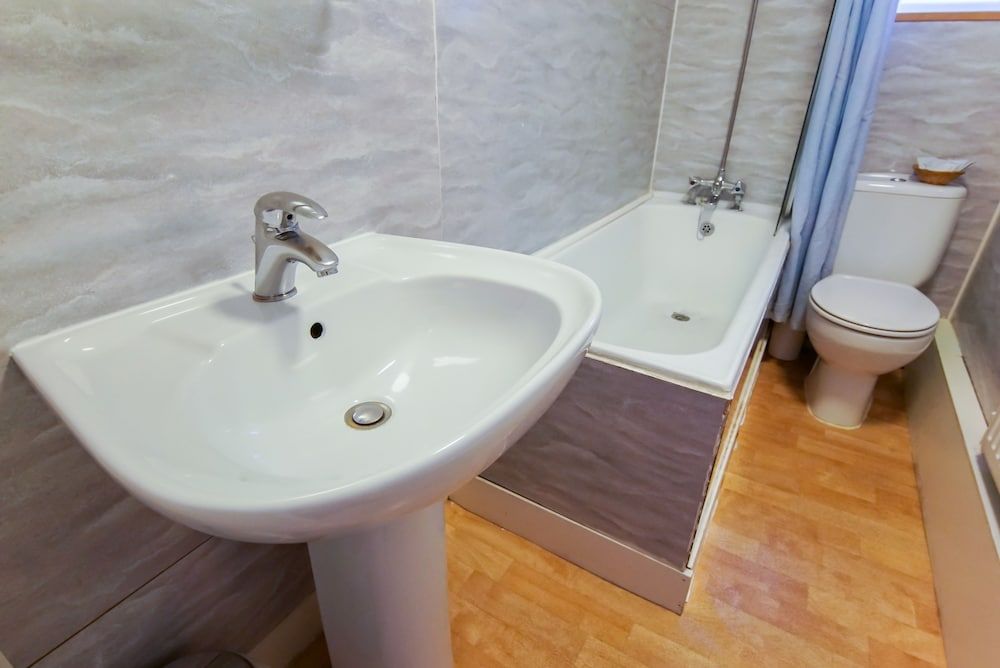 Avoca House Hotel Twin Room 10