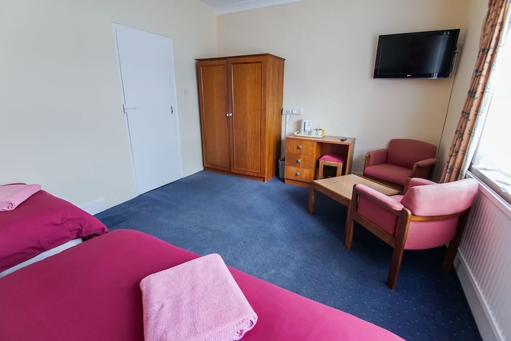 Avoca House Hotel Twin Room 6