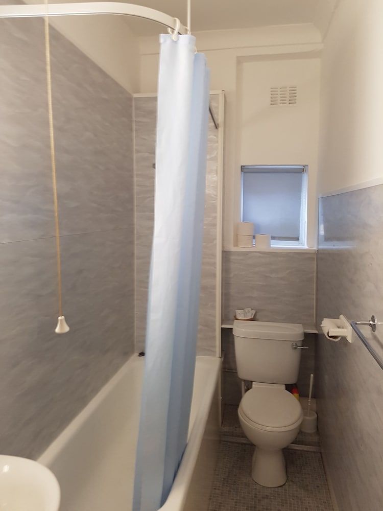 Avoca House Hotel Twin Room 7