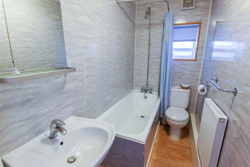 Avoca House Hotel Twin Room 9