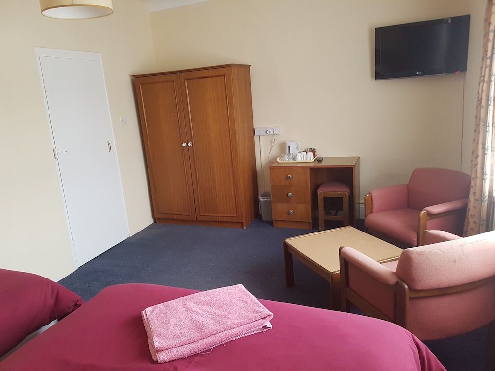 Avoca House Hotel Twin Room 3