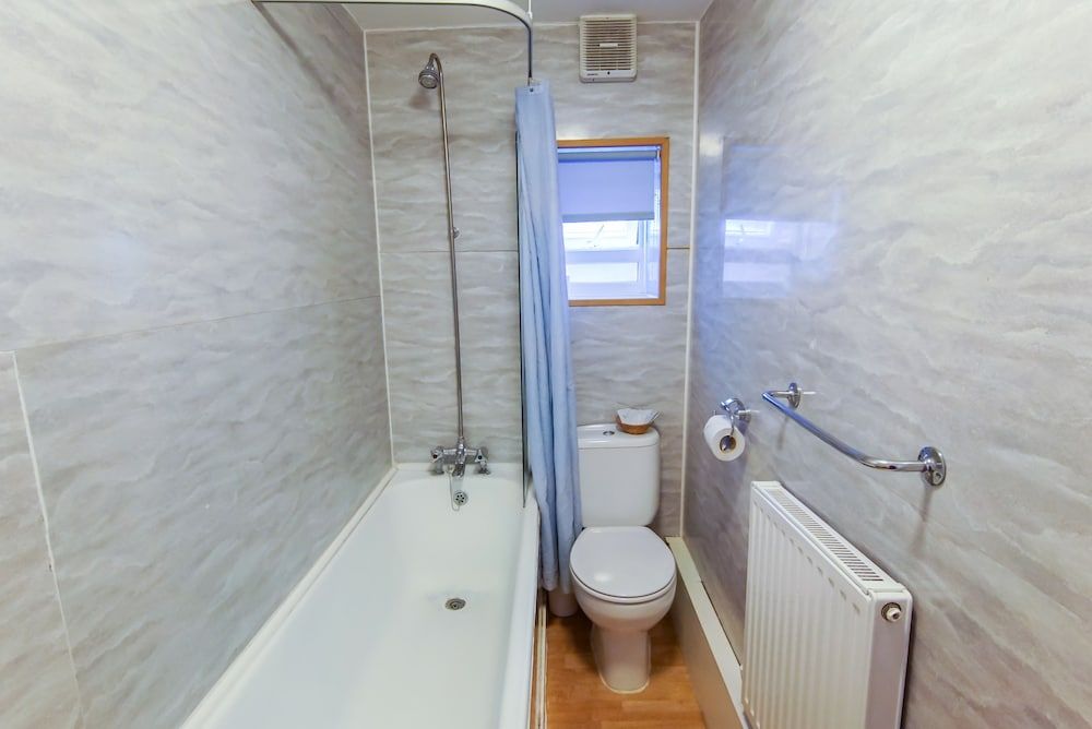 Avoca House Hotel Twin Room 8