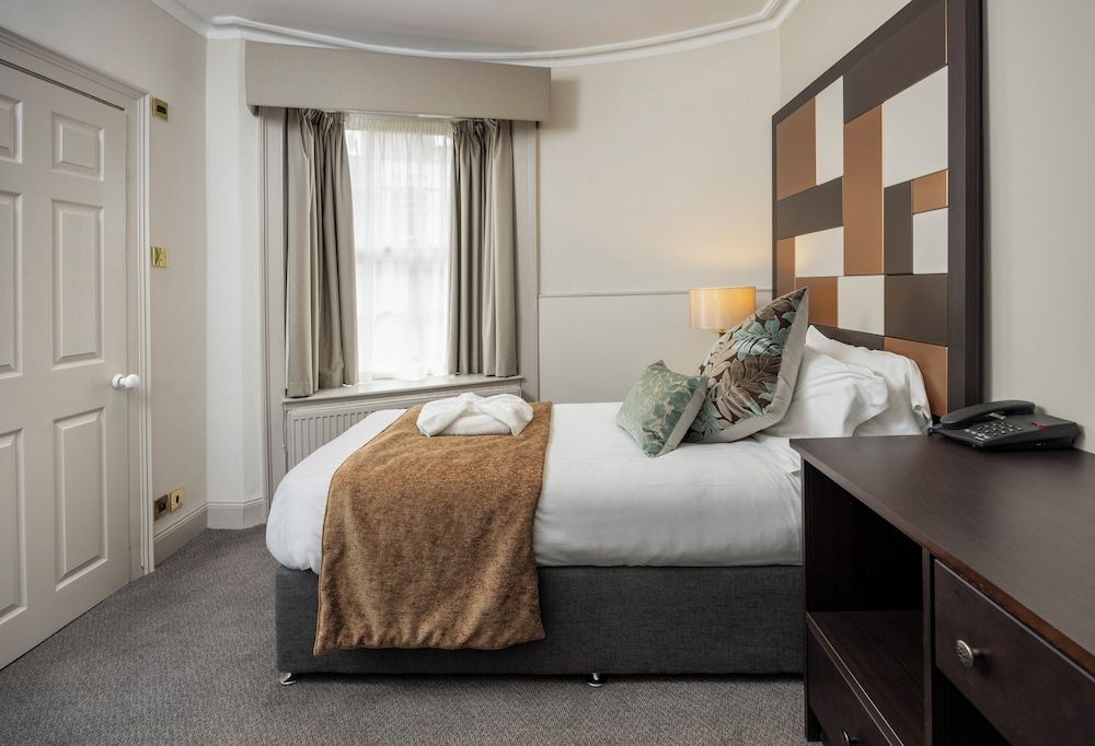 undefined Albany Hotel 8