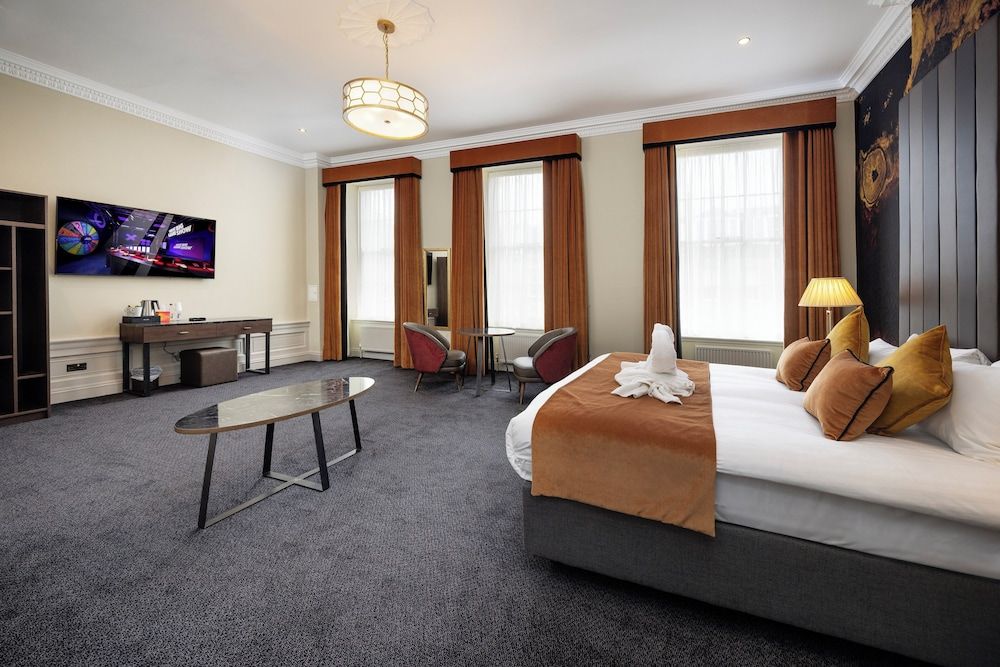 Albany Hotel Double Room, 1 Double Bed 9
