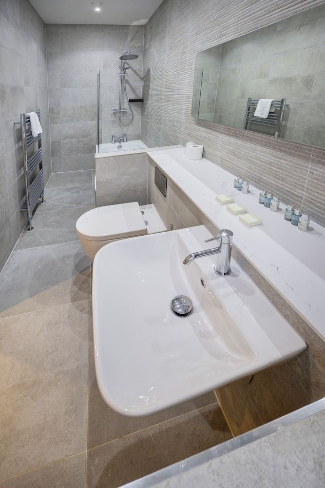 undefined Albany Hotel 8