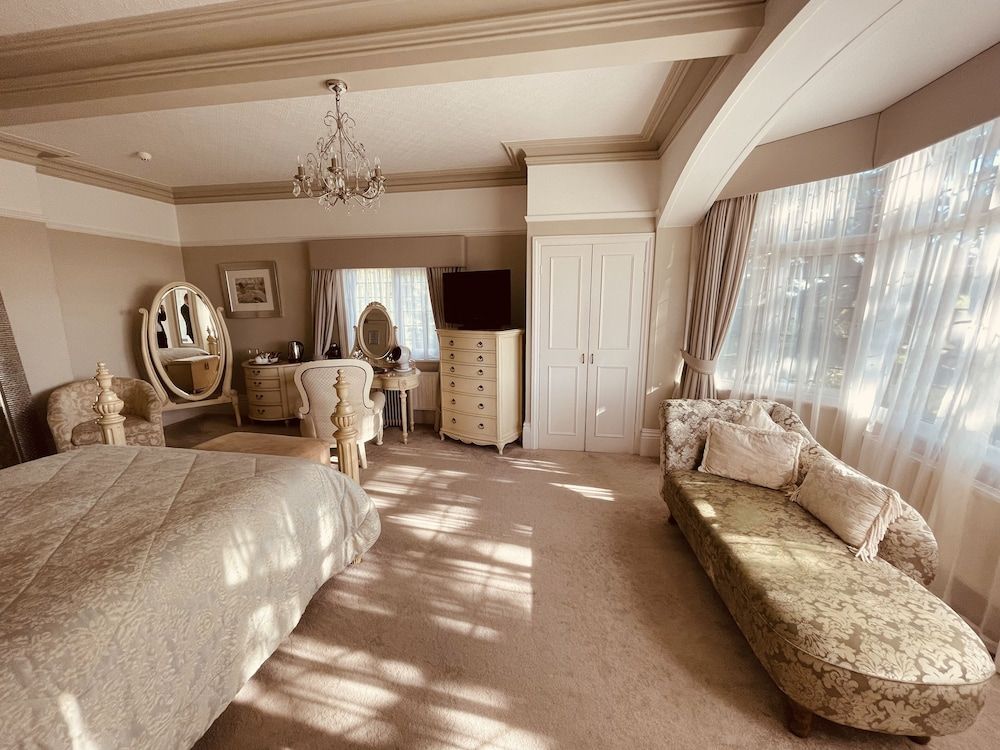 Nuthurst Grange Country House Hotel Superior Double Room 5